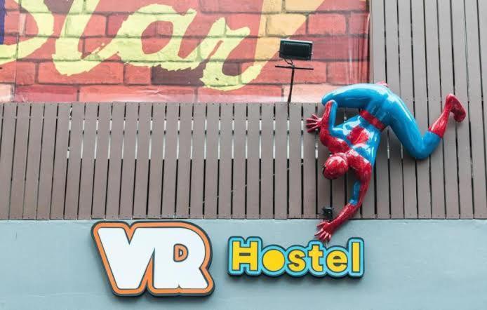 Vr Hostel สะพานควาย Bangkok Esterno foto